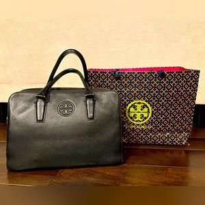 Beautiful Tory Burch black shoulder bag